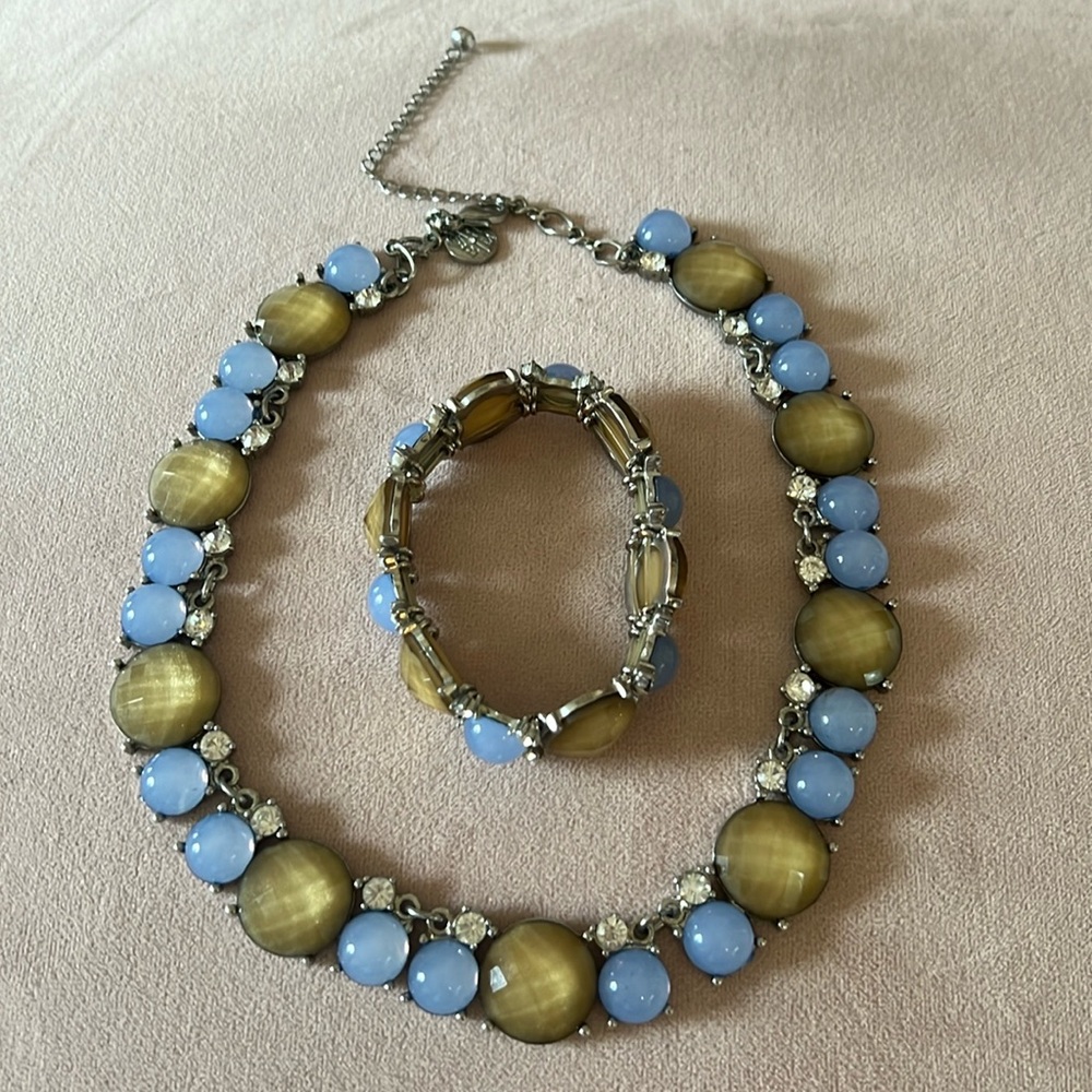 WHBM Blue and Taupe necklace and bracelet set.